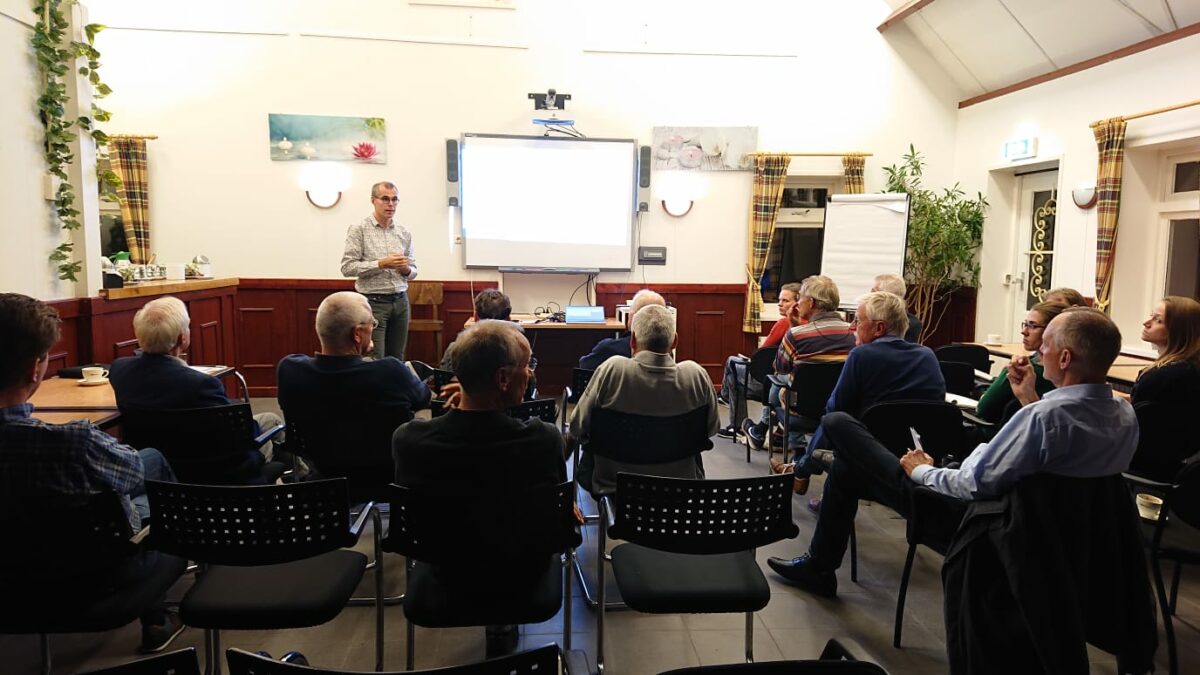 Levendige maandelijkse kennissessies voor lokale energiecoöperaties